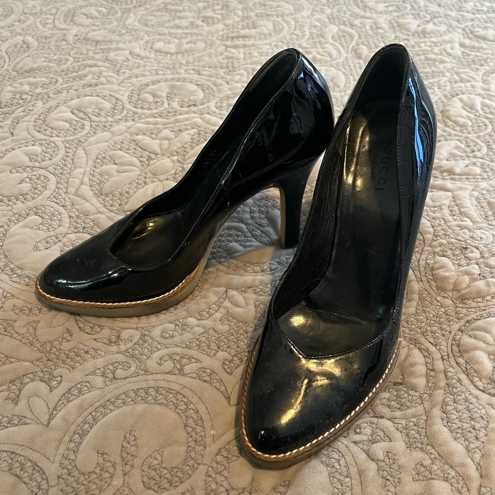 Gucci pumps